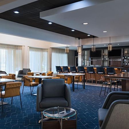 Courtyard By Marriott San Antonio Airport Hotel Bagian luar foto