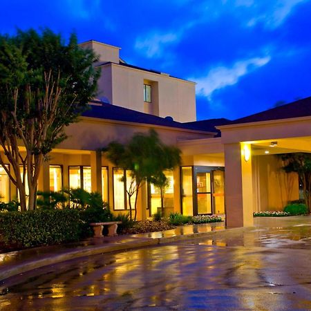 Courtyard By Marriott San Antonio Airport Hotel Bagian luar foto